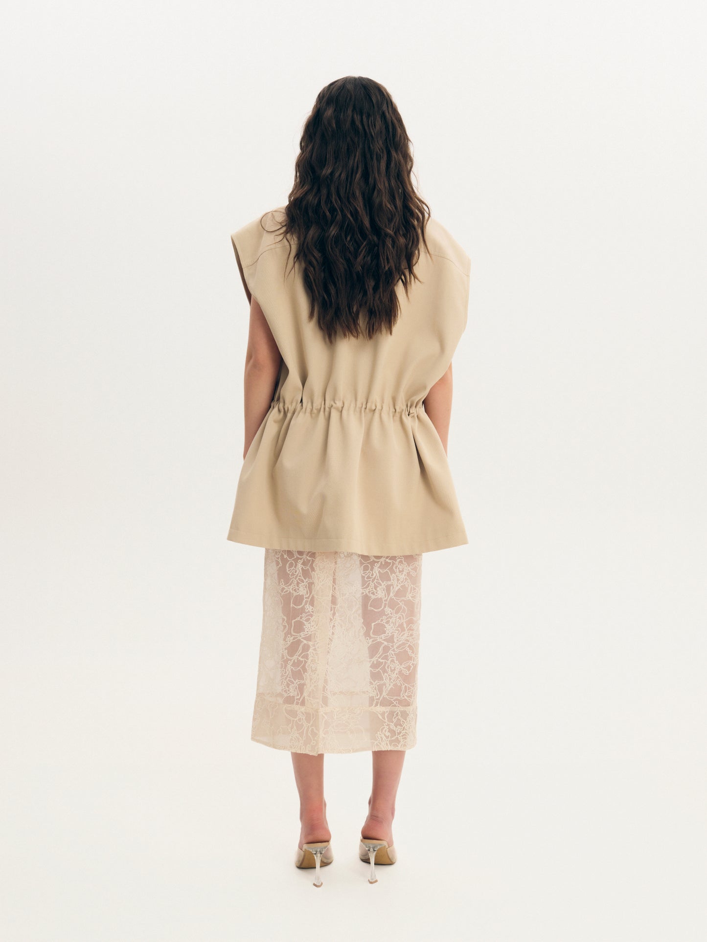 Urban sleeveless jacket in beige wool