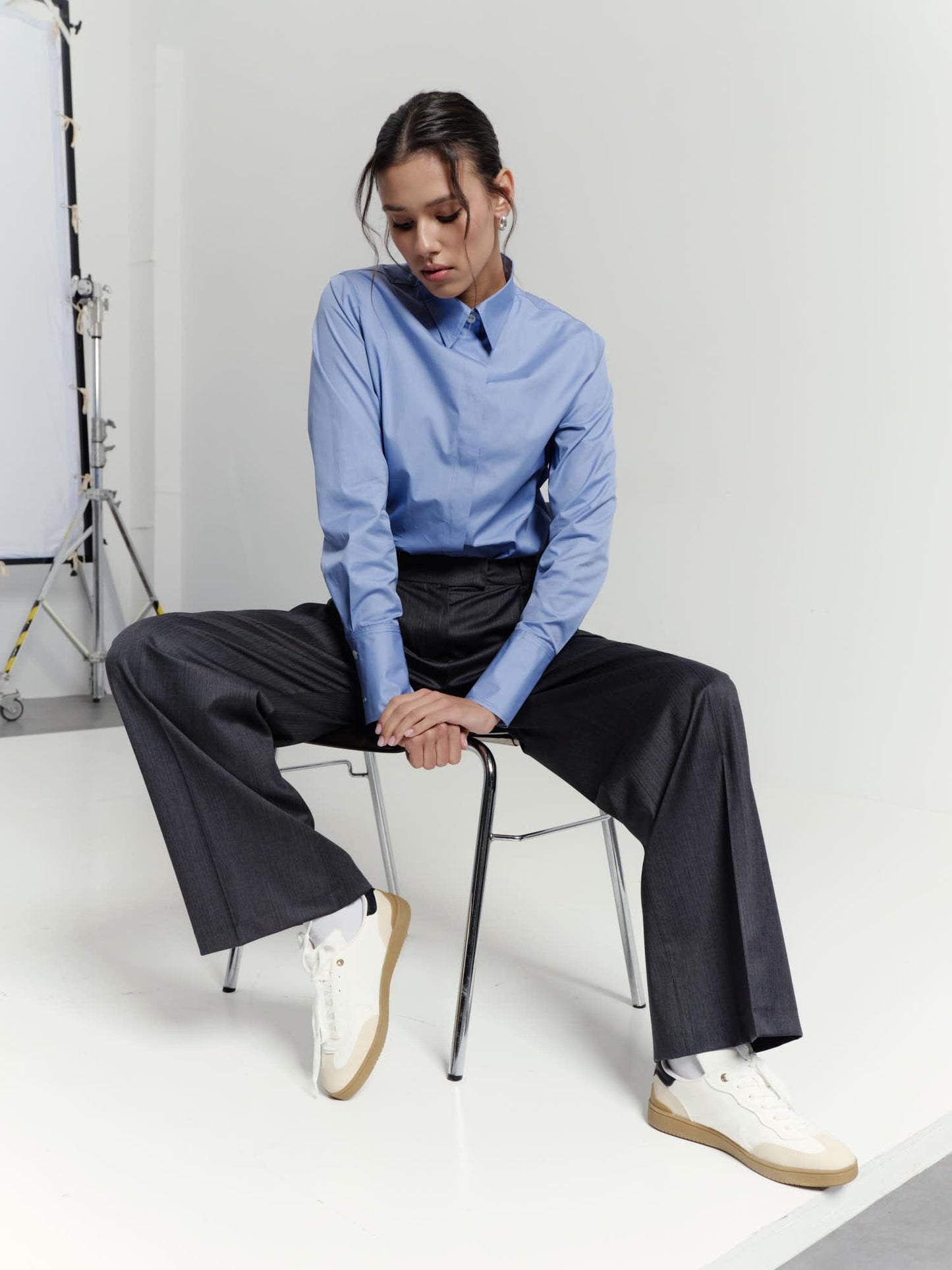 Classic fit fine cotton shirt in deep blue