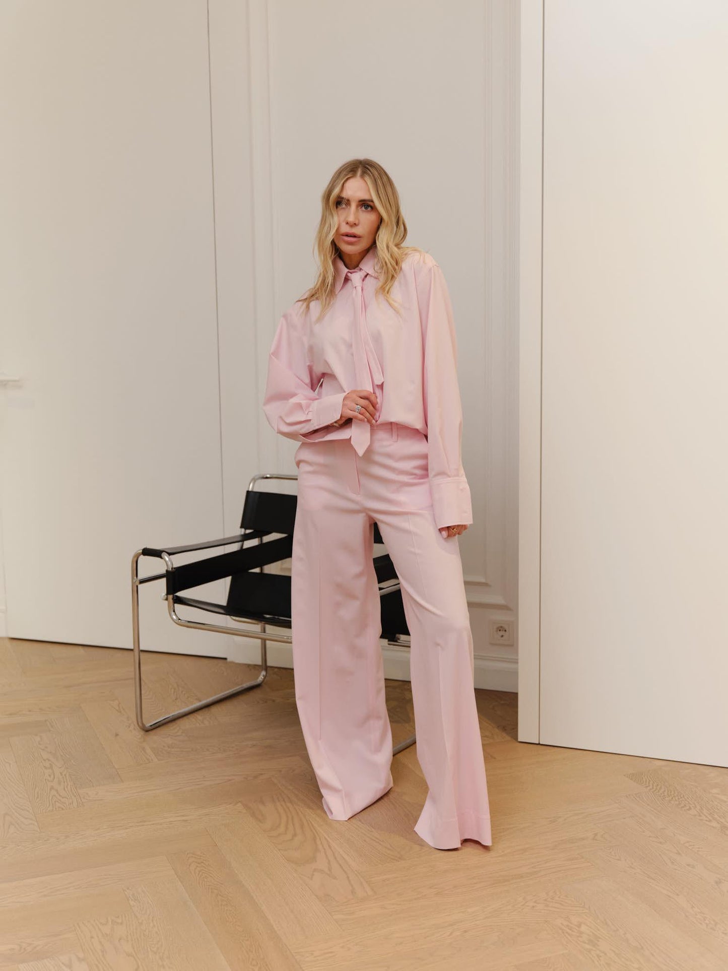 Two-piece set with loose fit pants and shirt in fine thin wool