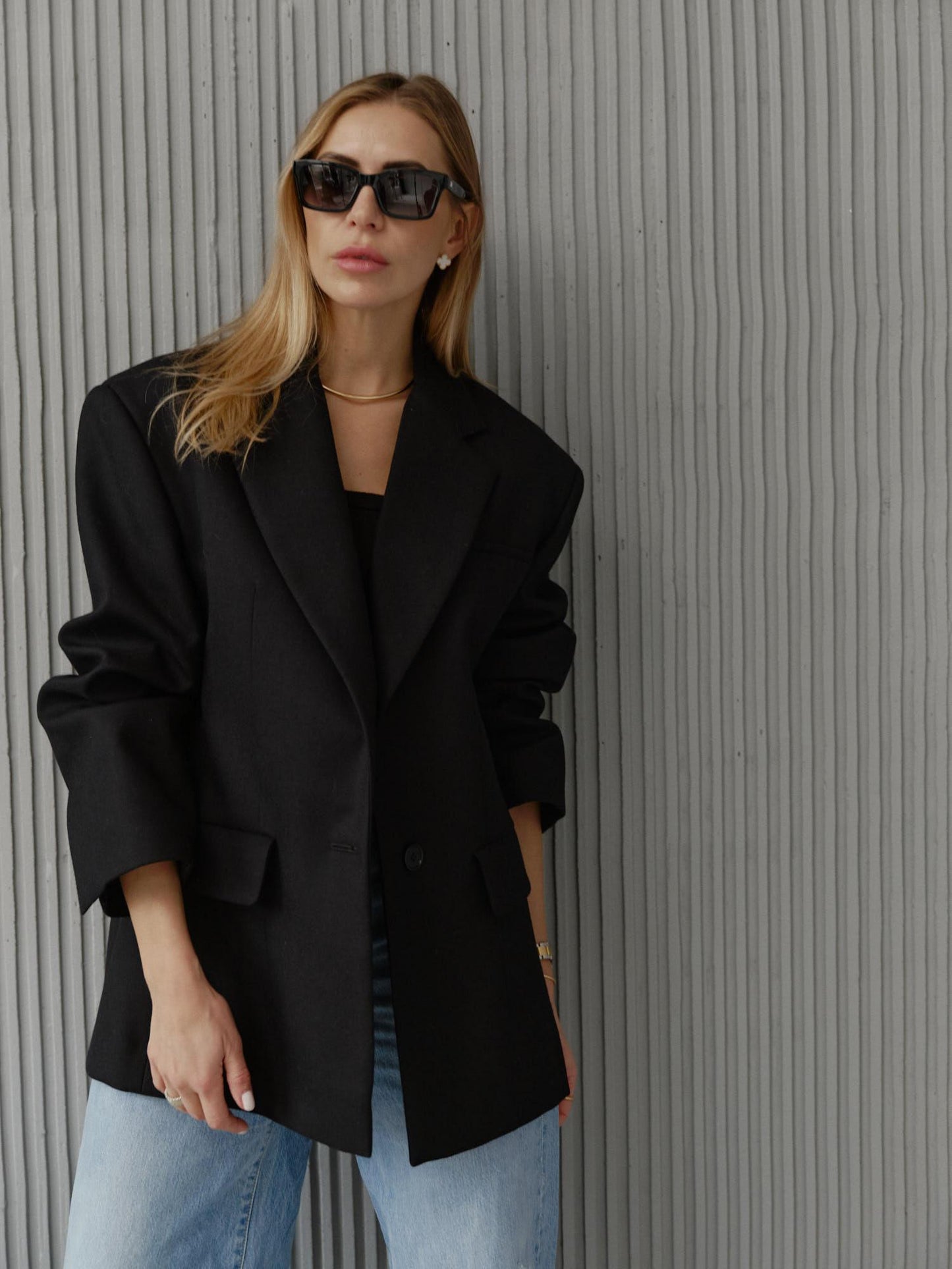 Relaxed fit wool blazer with accent sleeve