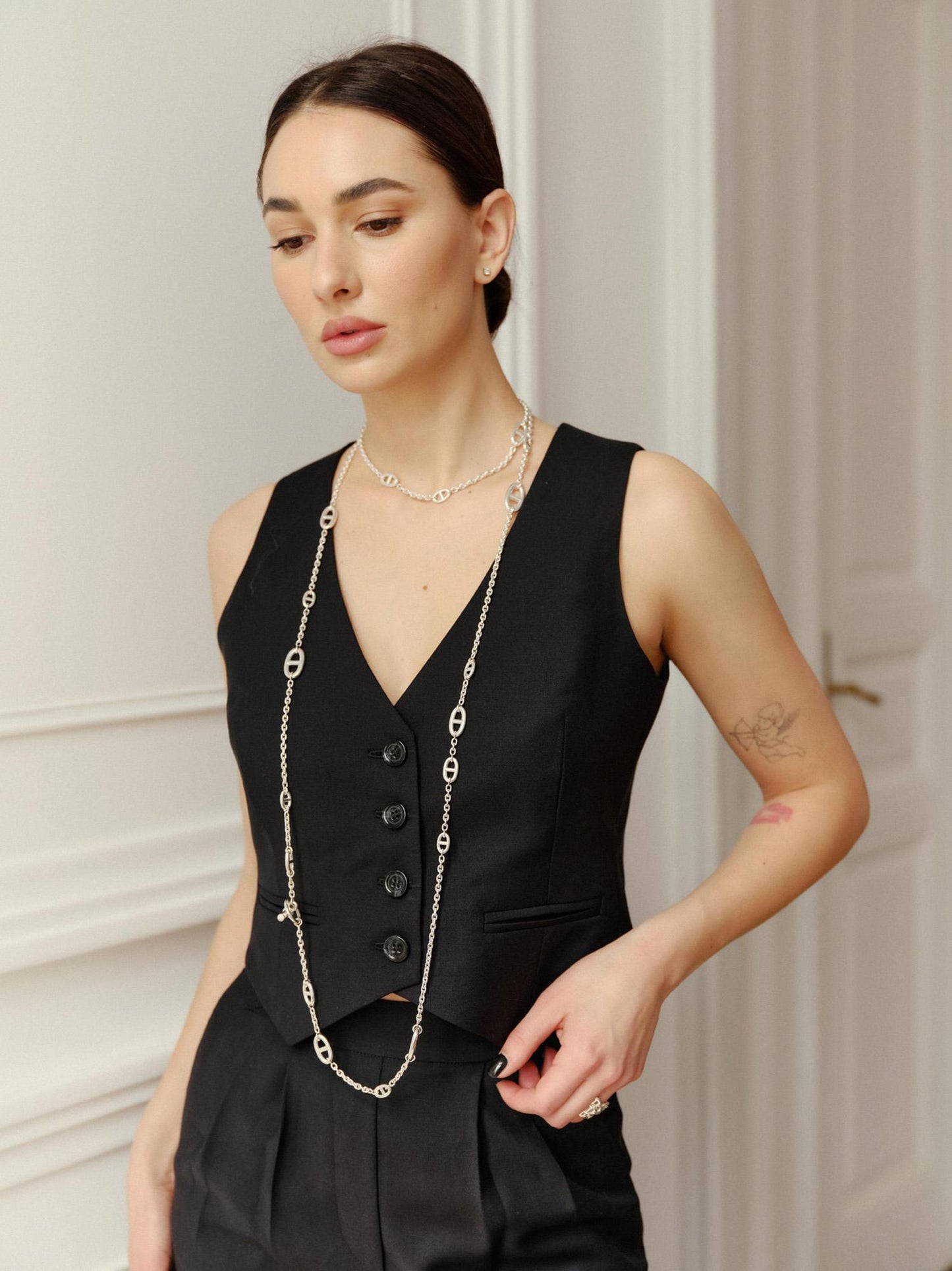 Classic style short wool vest