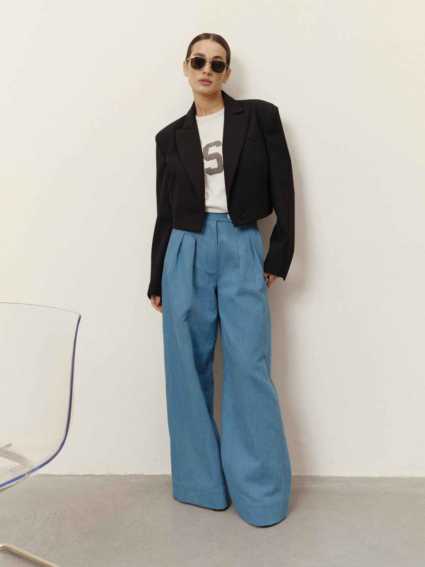 Accent shoulder loose fit crop blazer