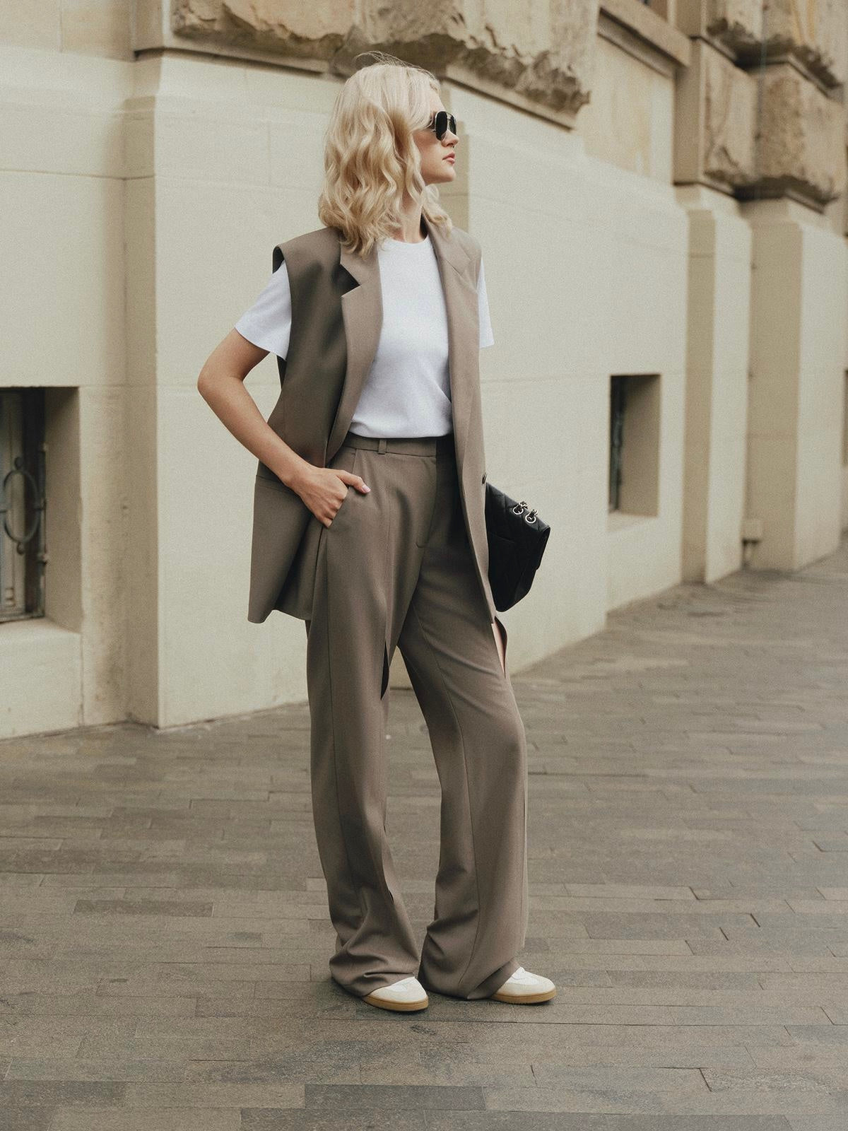 Accent cut-out sleeveless jacket and pants in light olive virgin wool