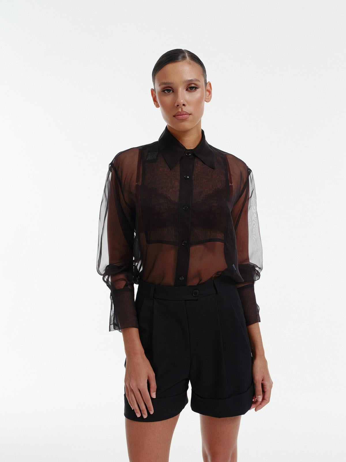 Tailored shorts in black wool