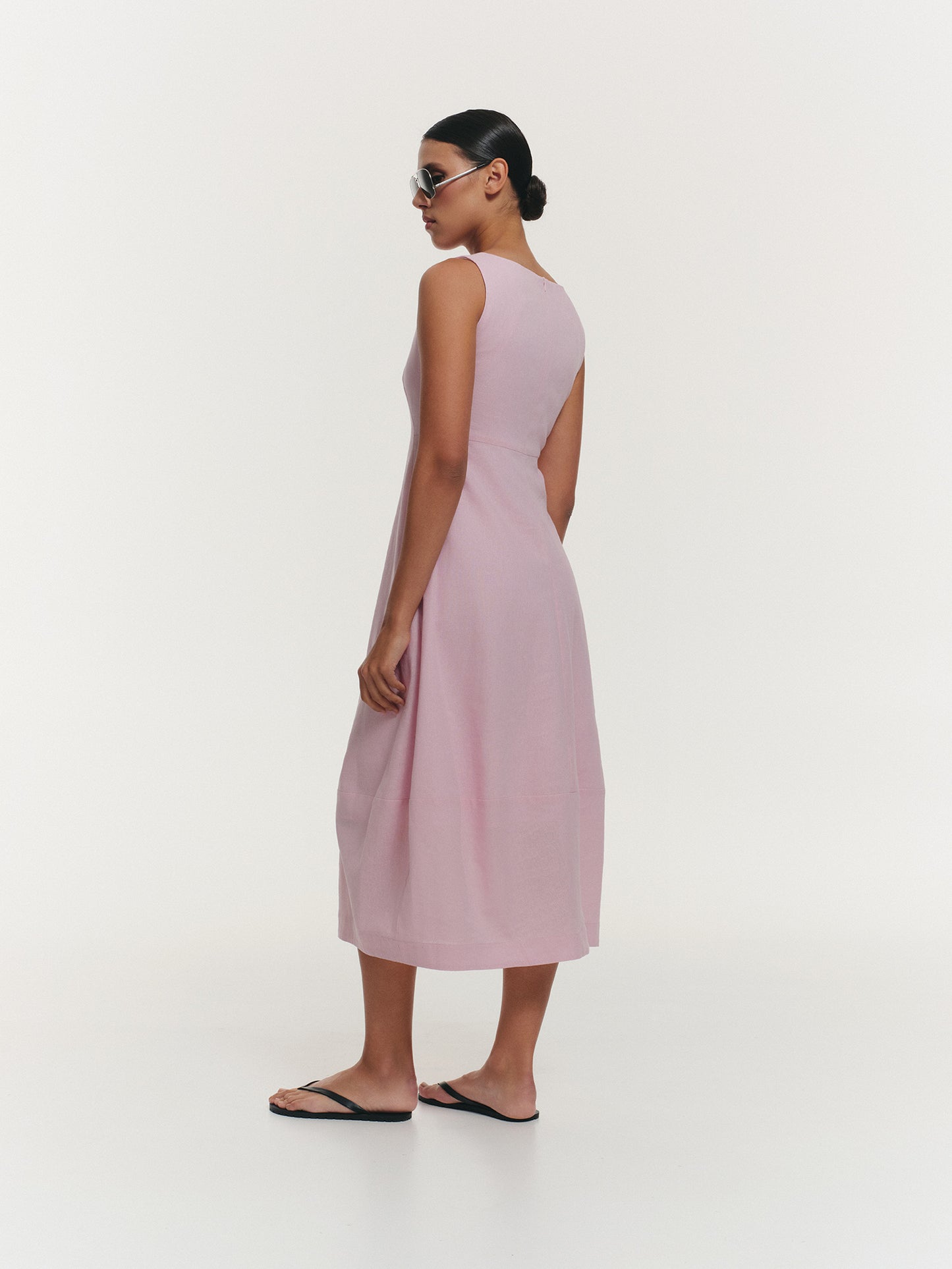 KATE boat-neck dress in light pink linen