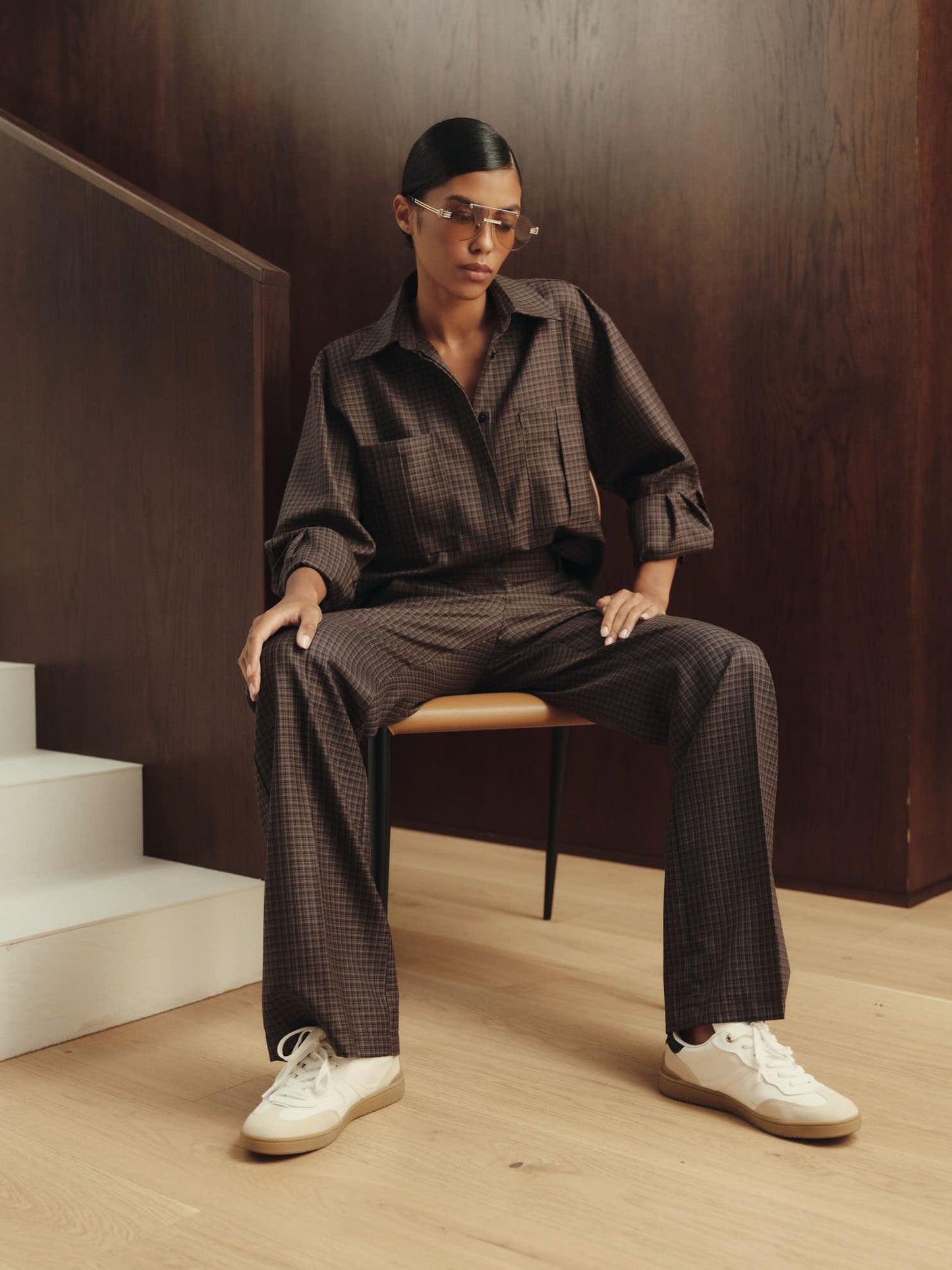 Two-piece set with relaxed fit pants and shirt in fine thin wool silk blend