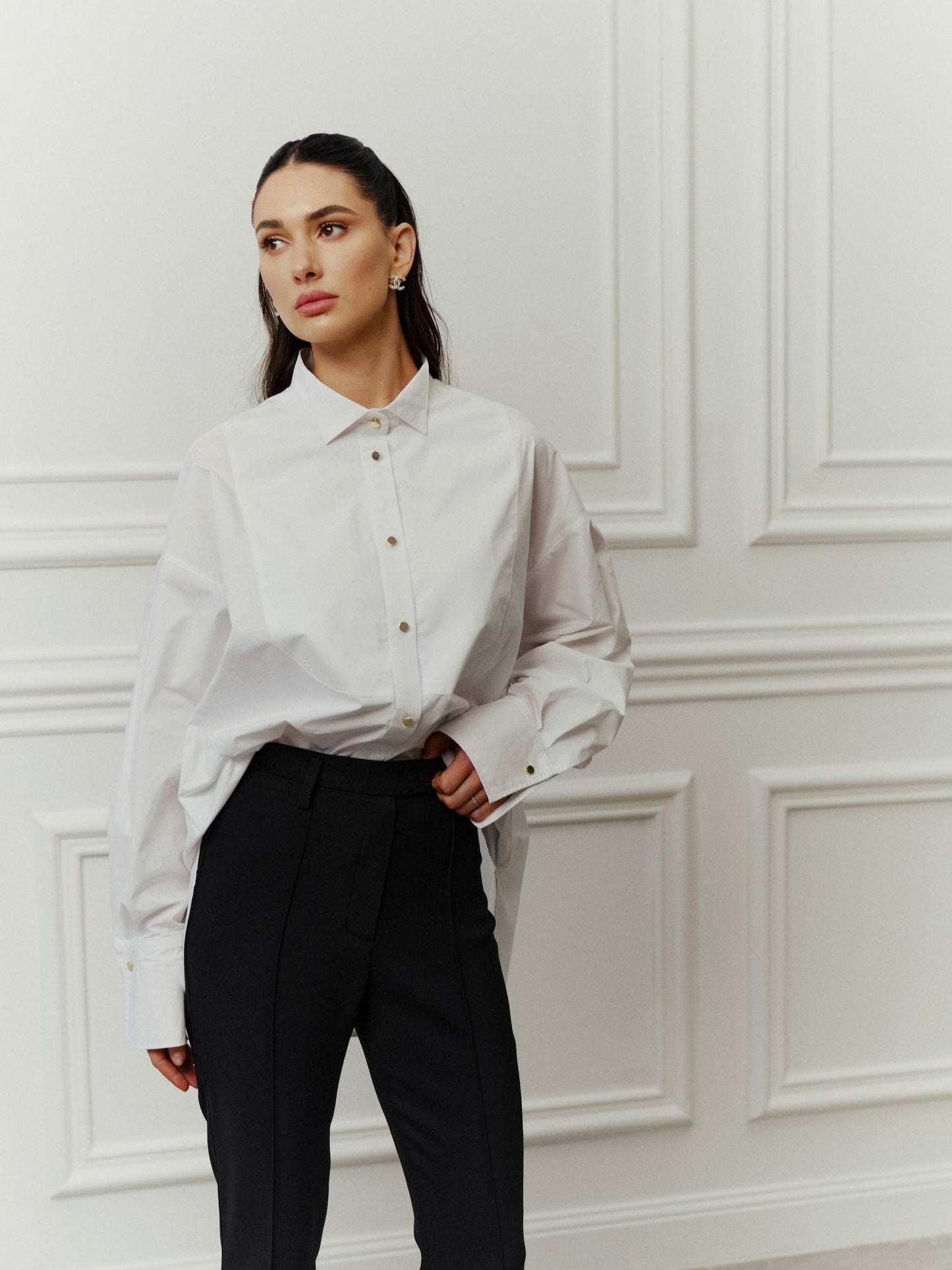 High-waisted slim pants in stretch black wool