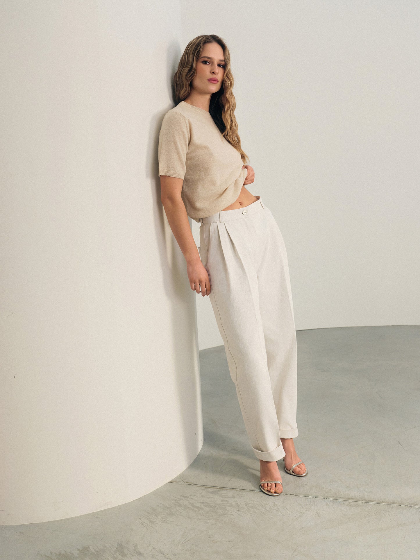 Cashmere short-sleeve knit top in nude color