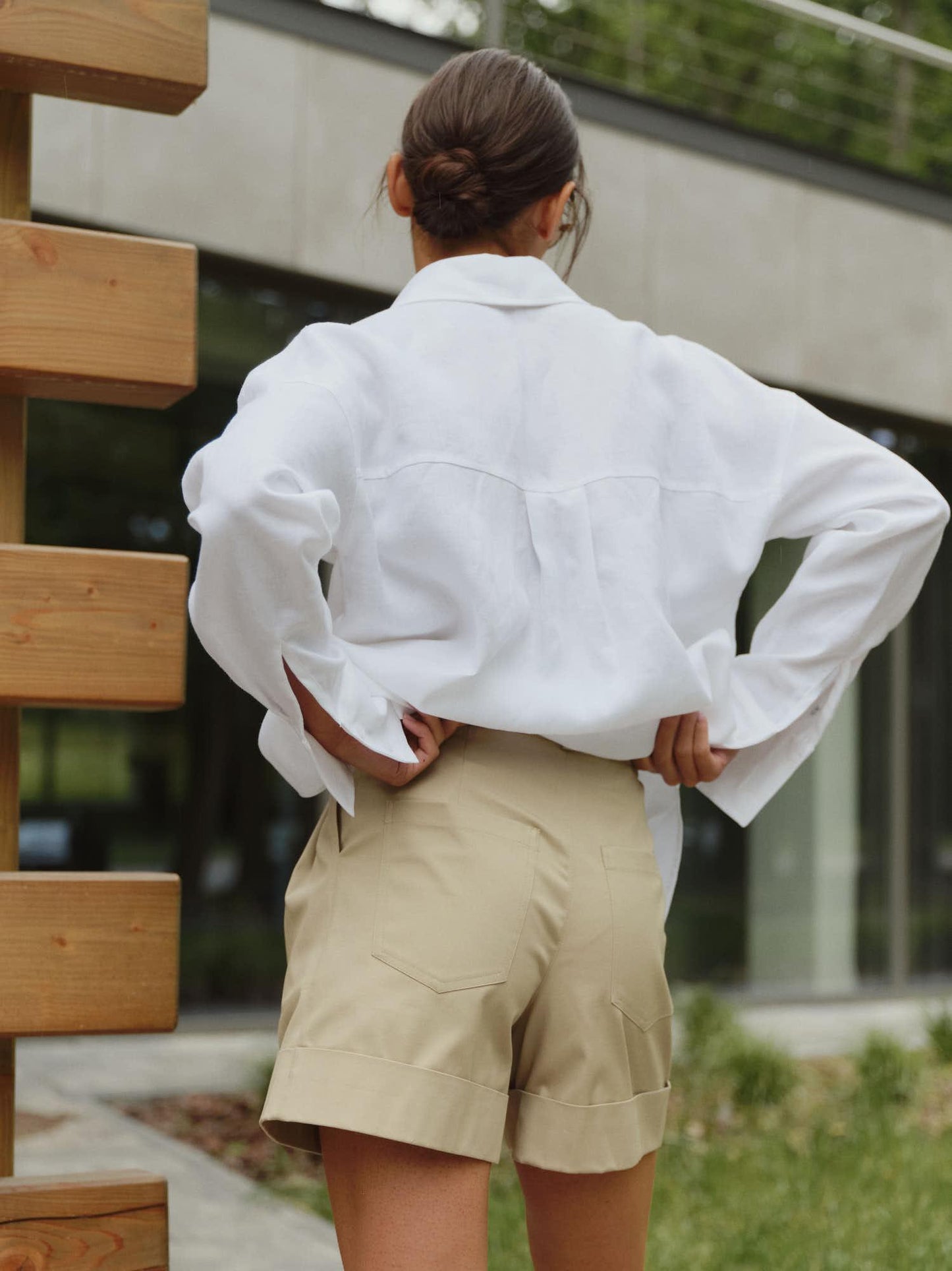 Regular fit shorts in fine beige cotton