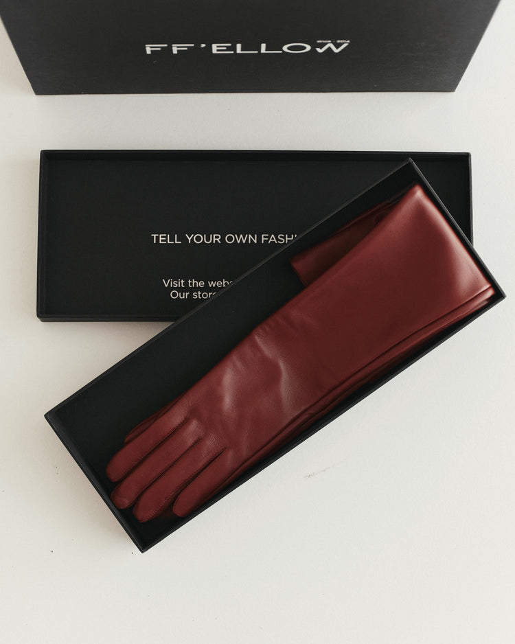 Accent leather gloves