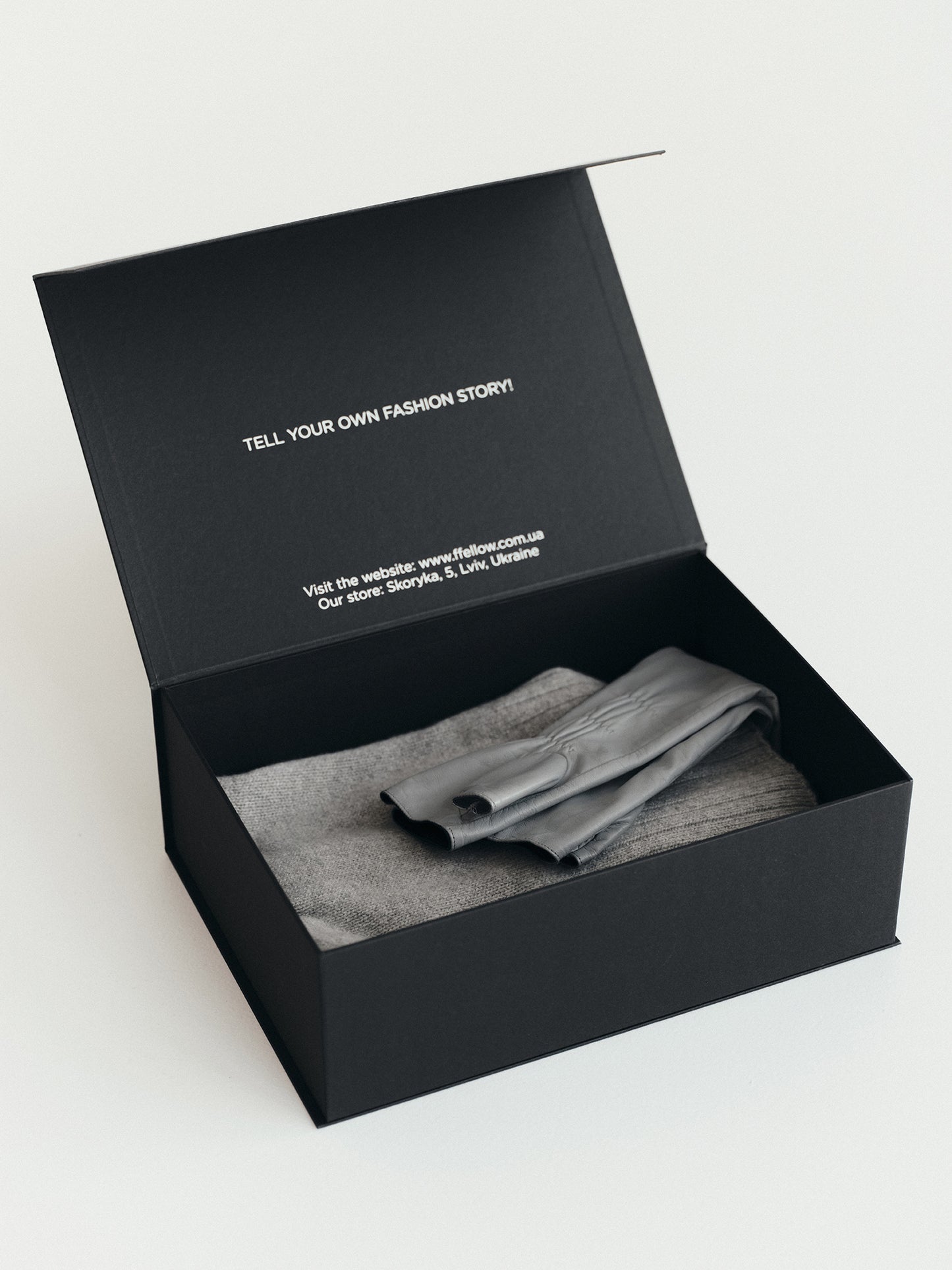 Extra long accent fingerless leather gloves