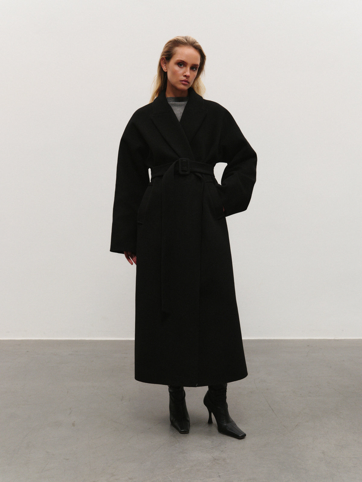 Siena winter coat in black wool cashmere blend