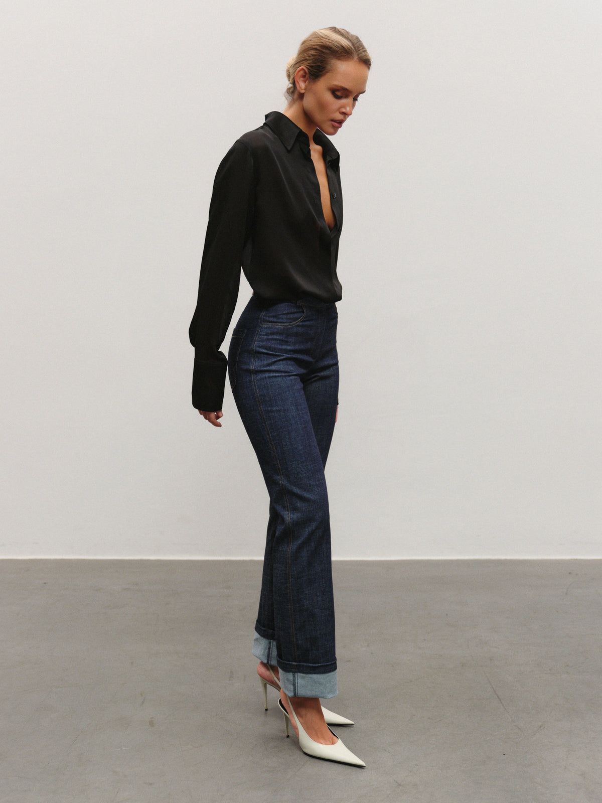Iconic style jeans in raw denim