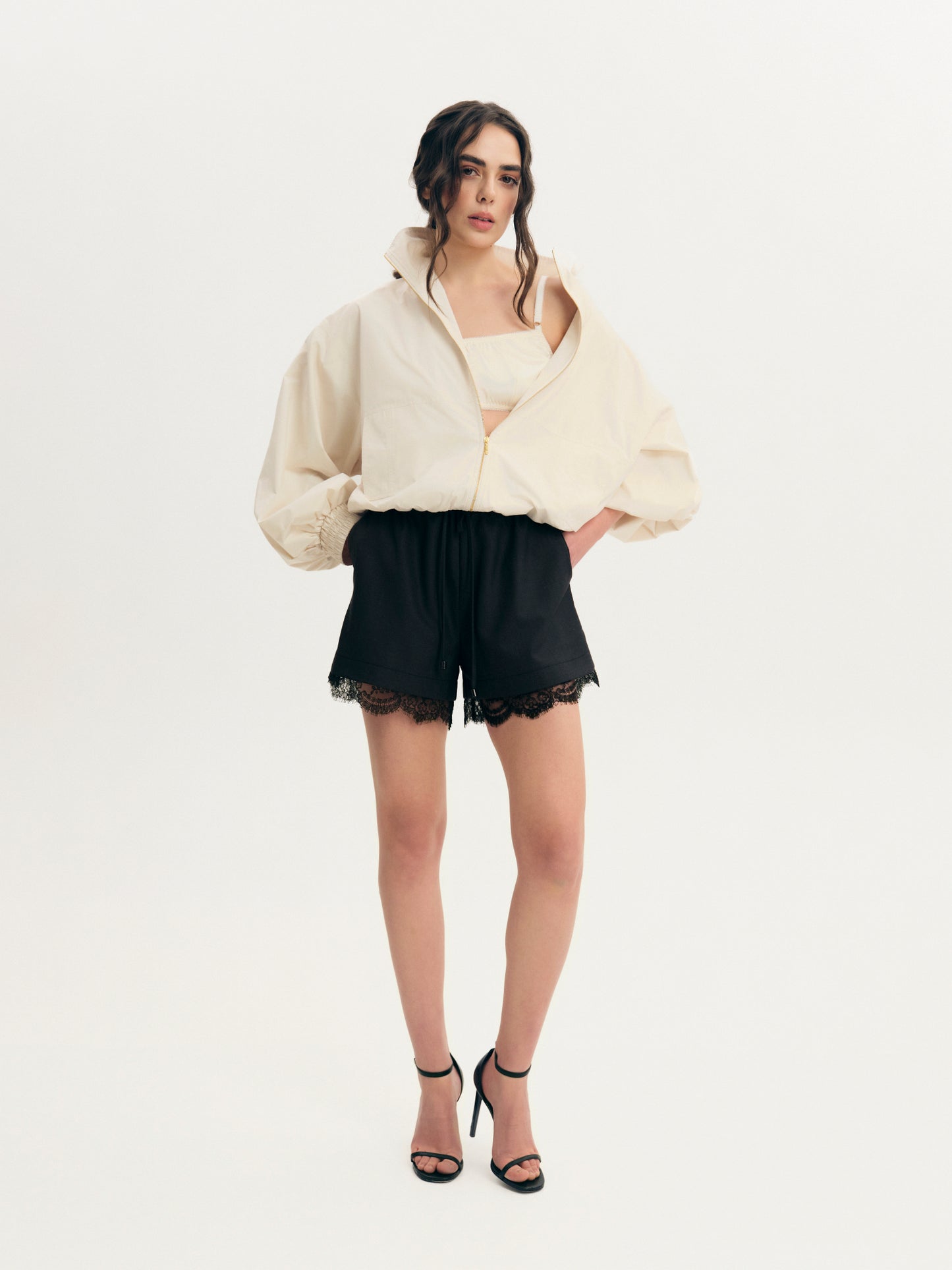 Lace trim shorts in dark grey wool