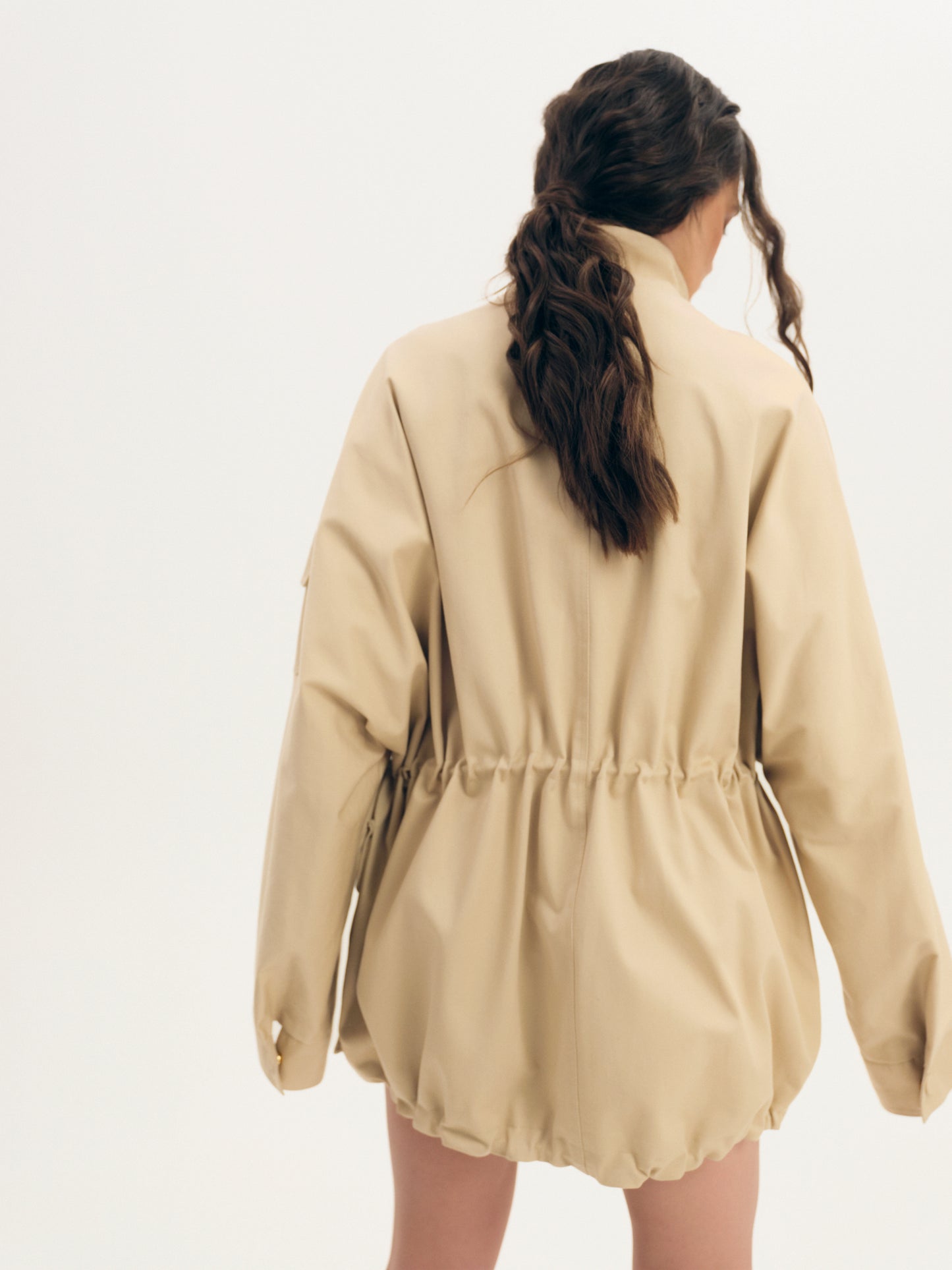 Urban  sleeve-pocket parka in waterproof cotton