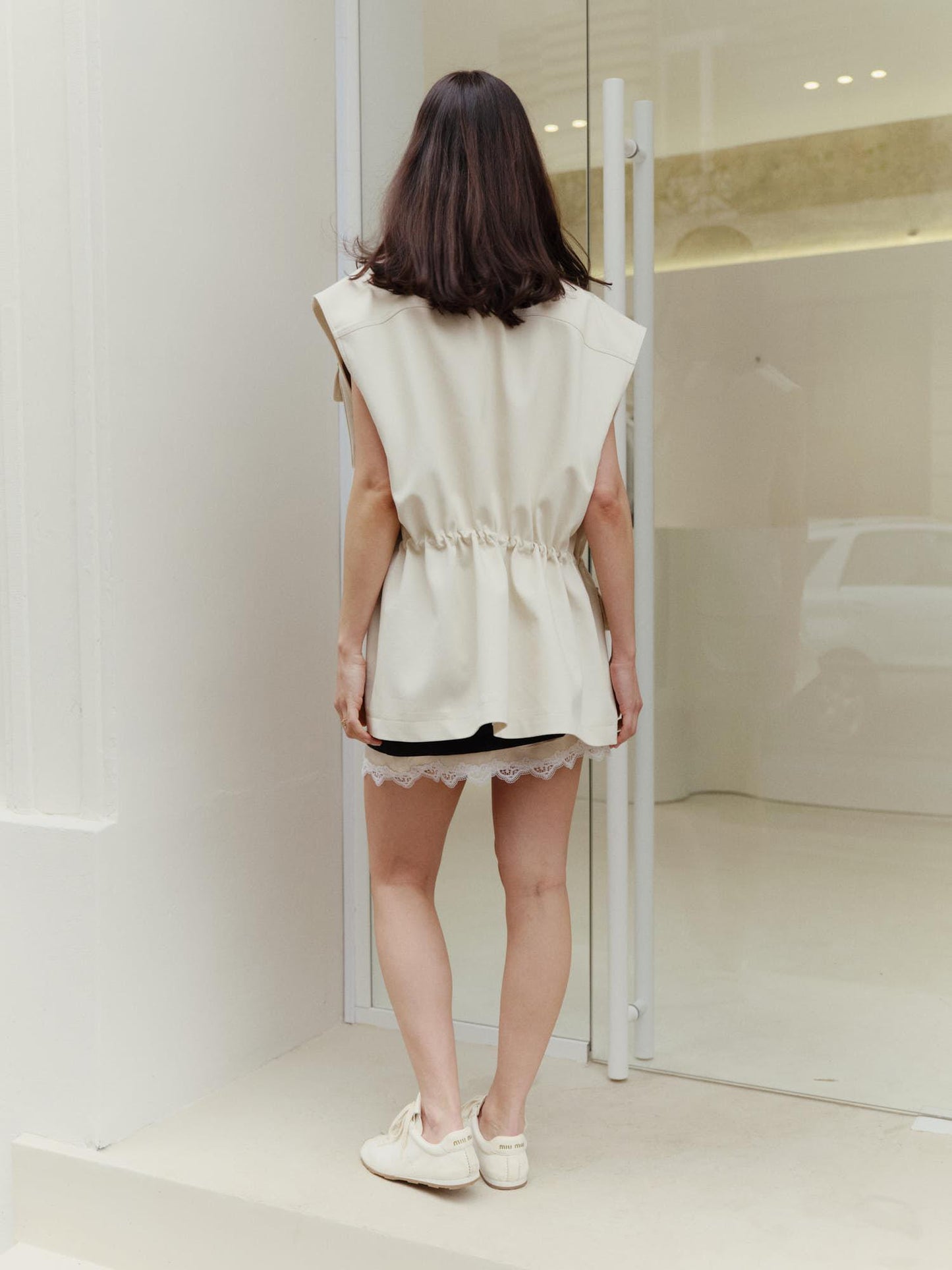 Urban sleeveless jacket in milk cotton