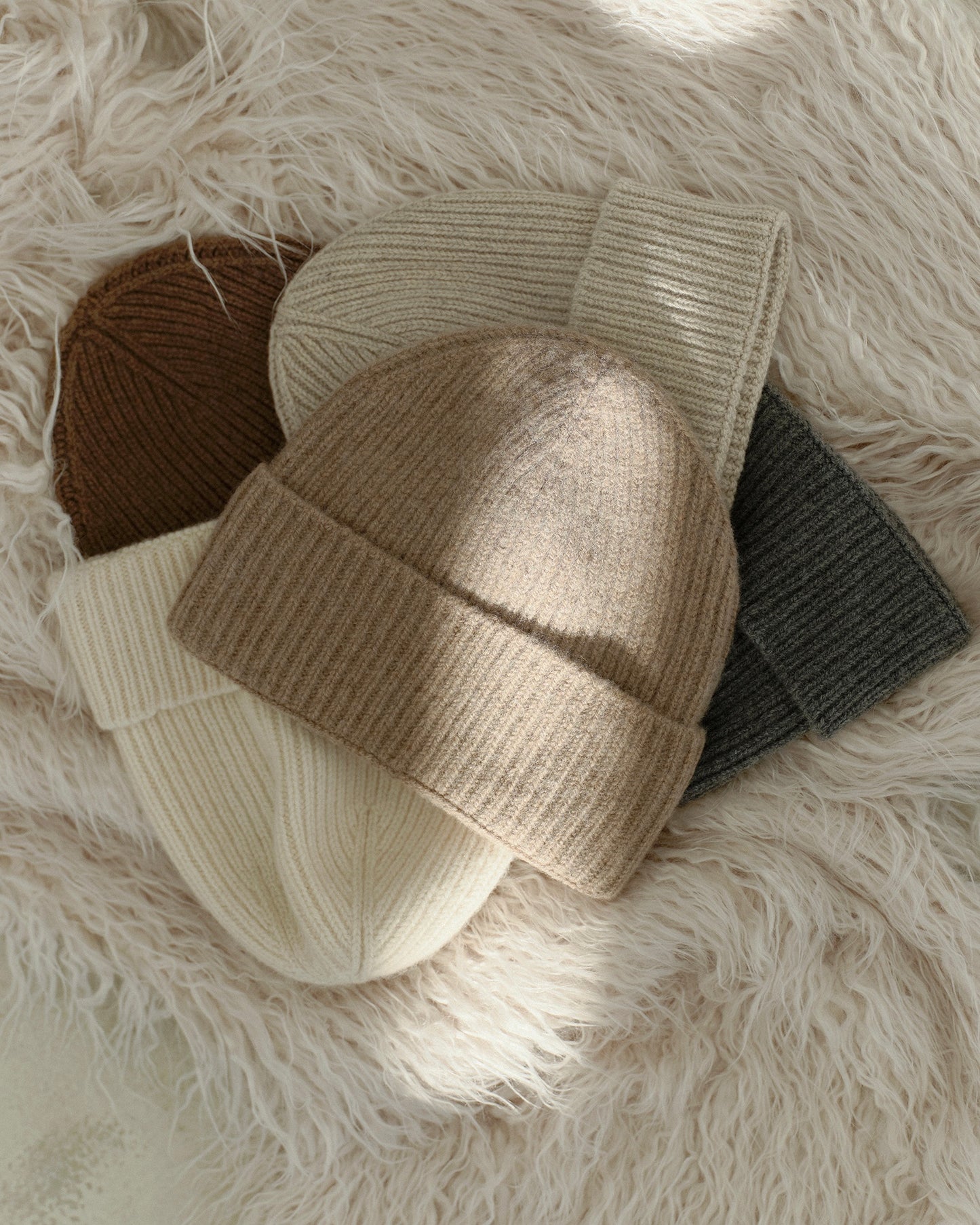 Beanie hat in cappuccino color cashmere