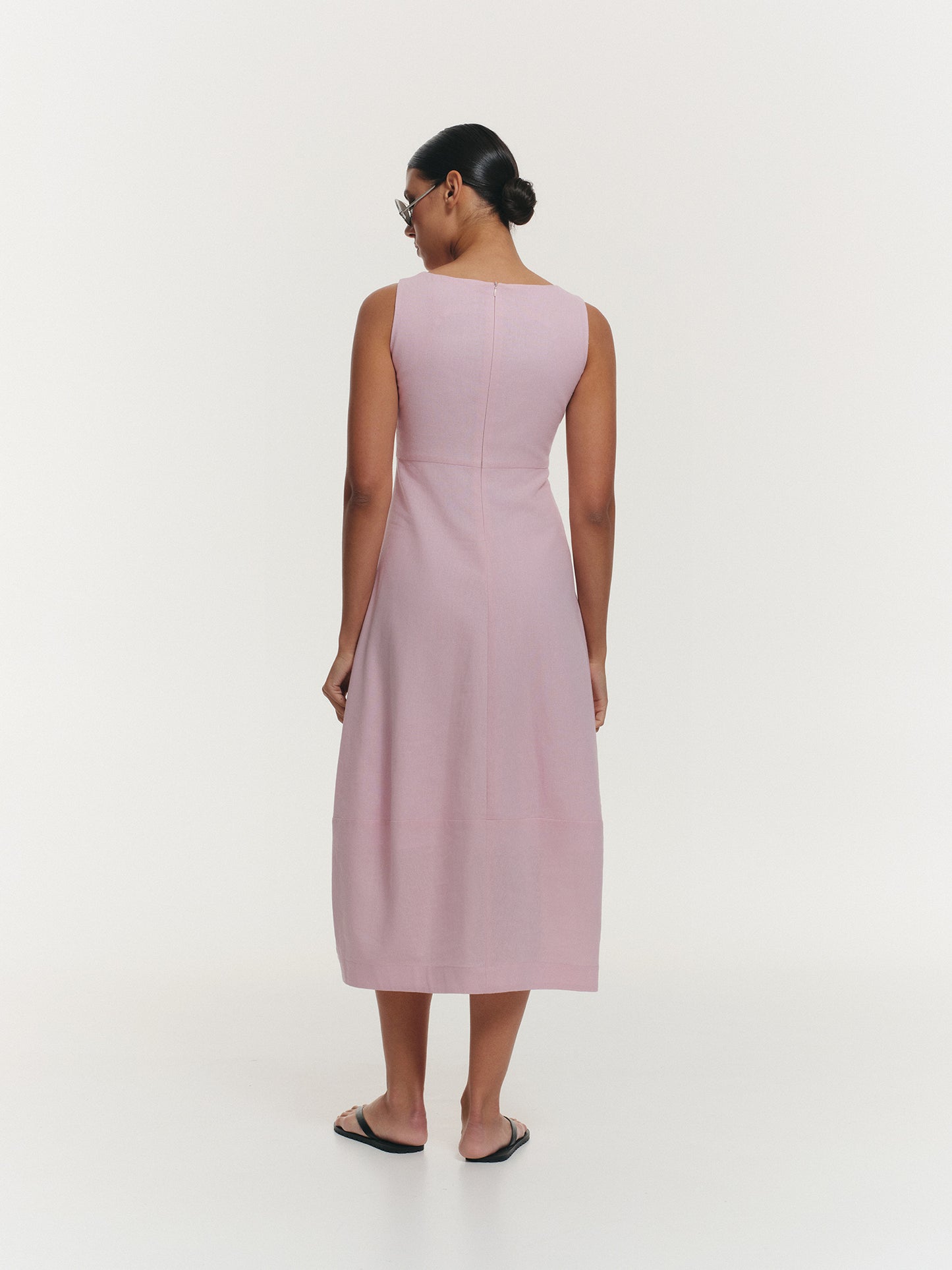 KATE boat-neck dress in light pink linen