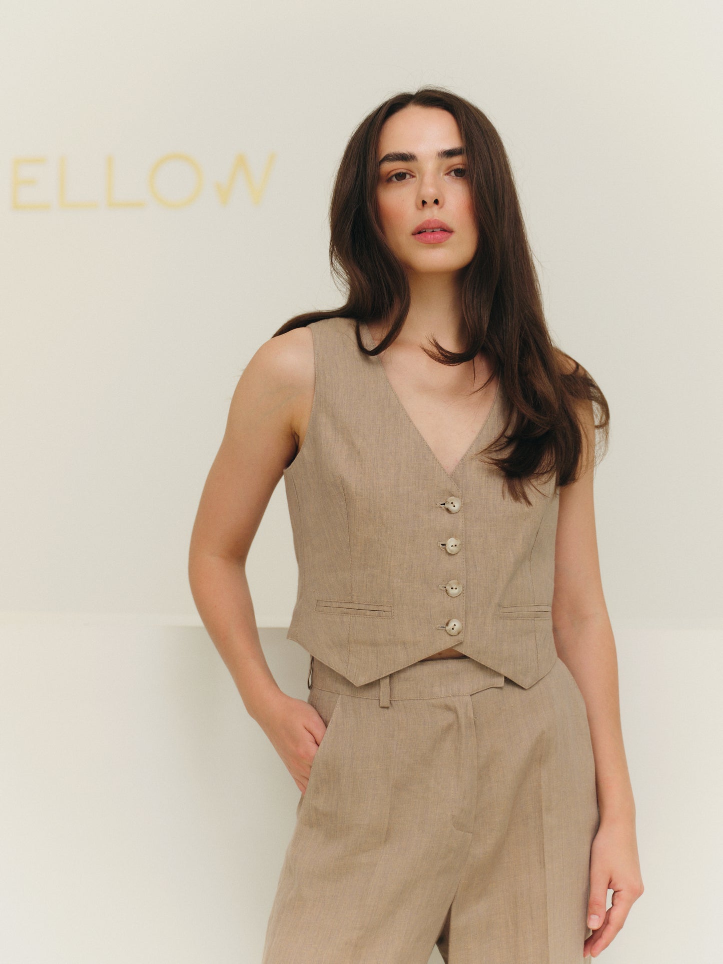 Two-piece linen suit with Alex pants and buttoned vest