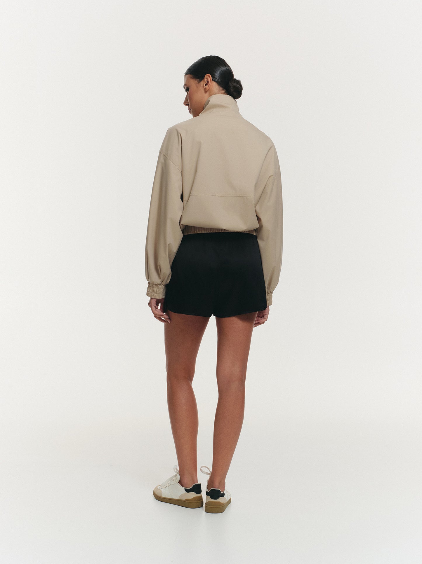 Curved trim viscose shorts