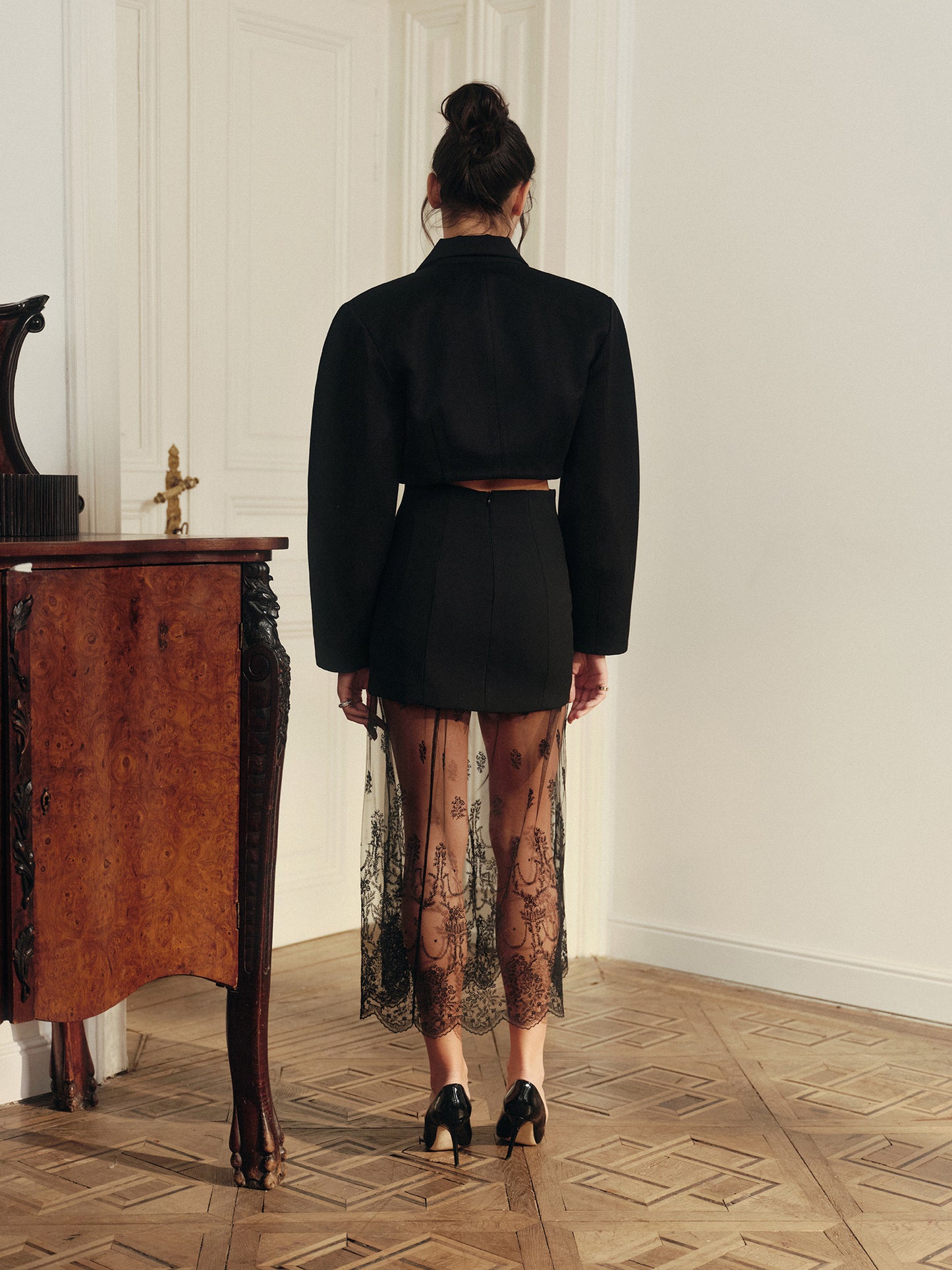 Wool unlined crop jacket with curved sleeves