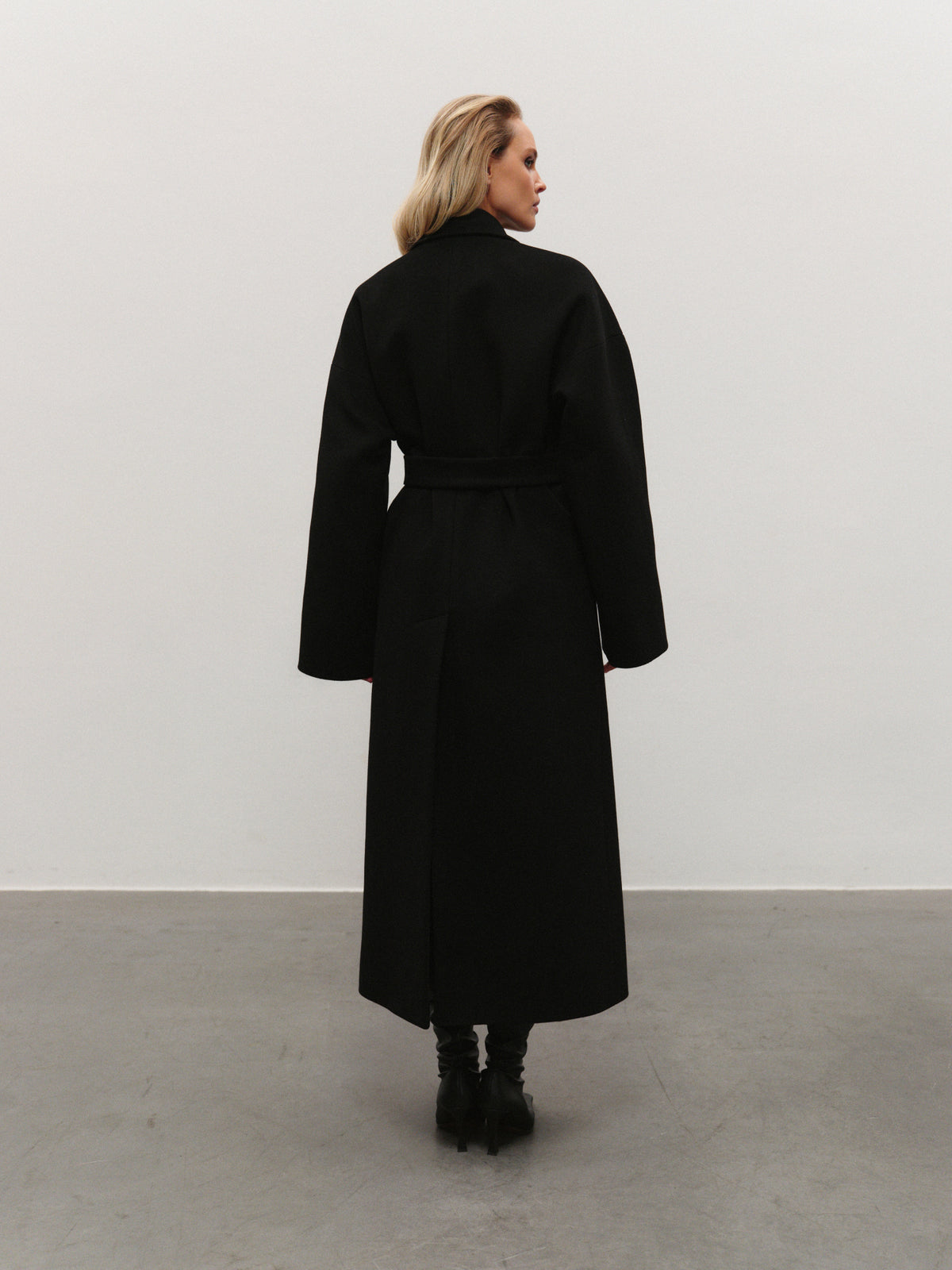 Siena winter coat in black wool cashmere blend