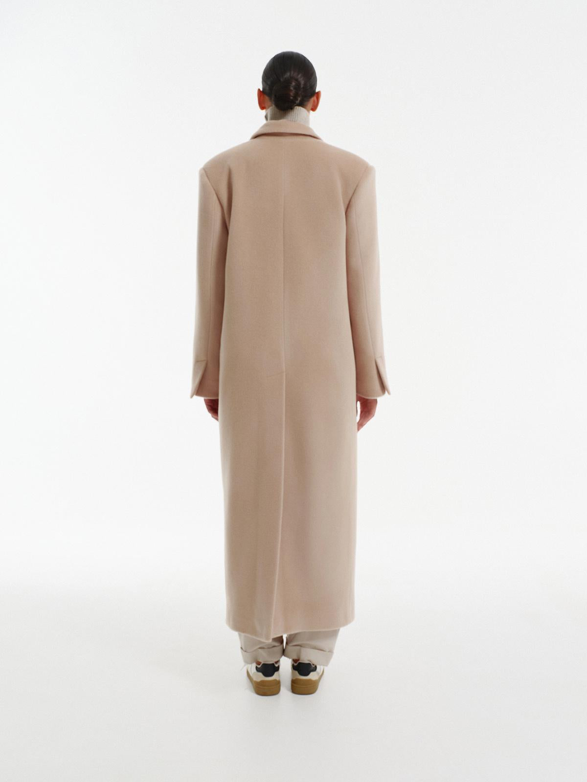 Blake relaxed fit winter coat in warm beige cashmere