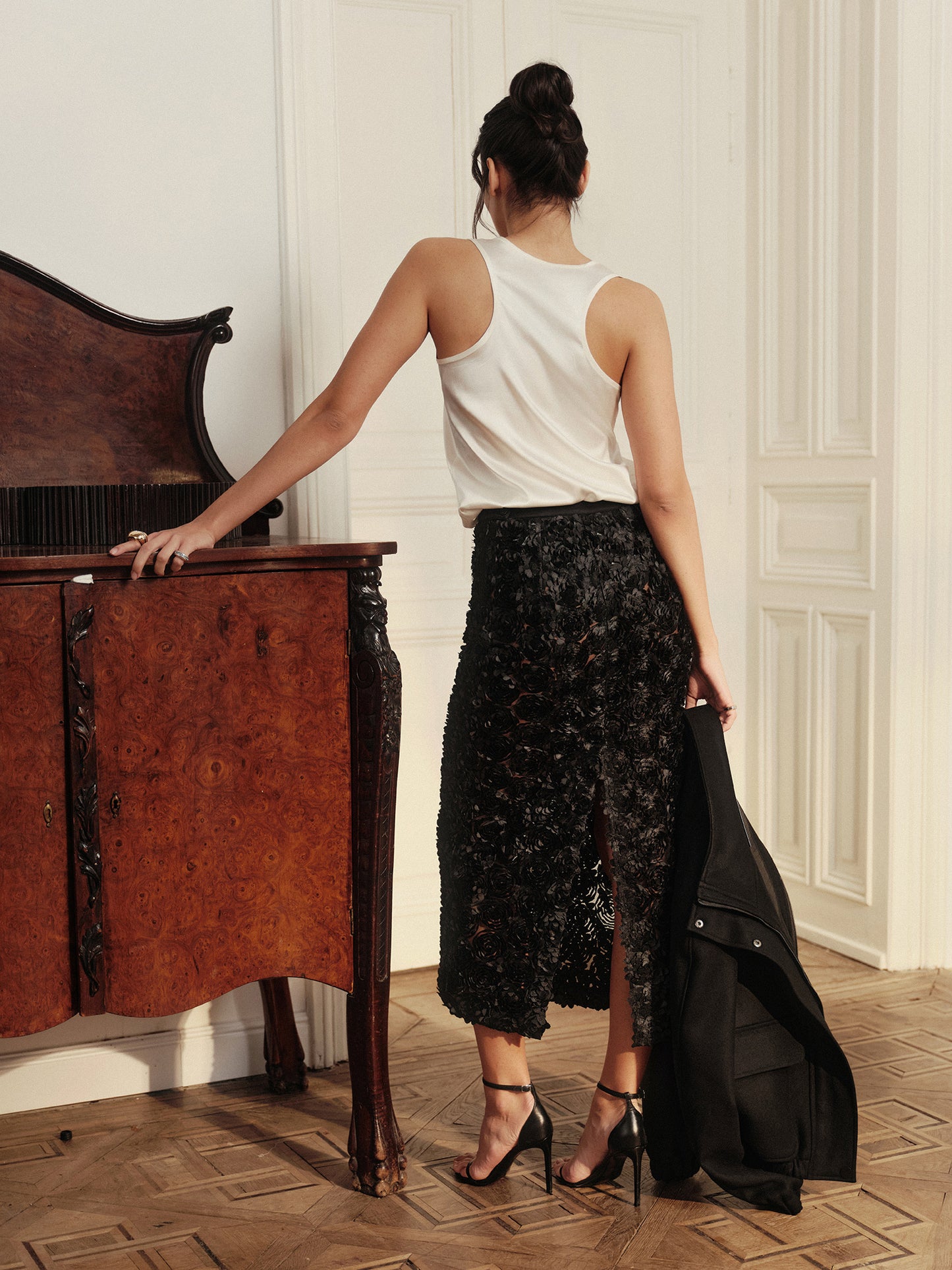3D floral appliqués sheer skirt