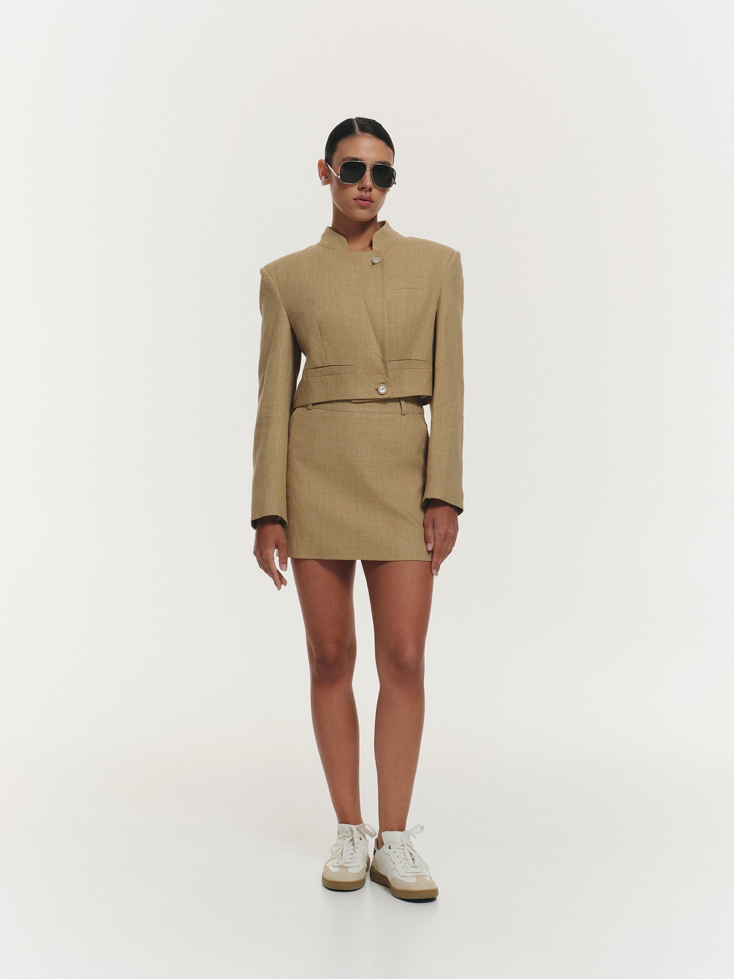 Two-piece lightweight suit in linen silk blend