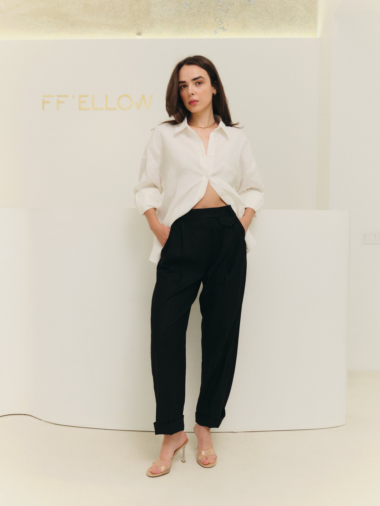 High-waist jogger pants in black linen viscose blend