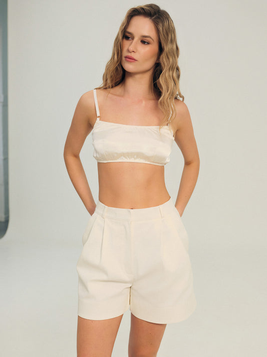 Regular fit shorts in milk denim