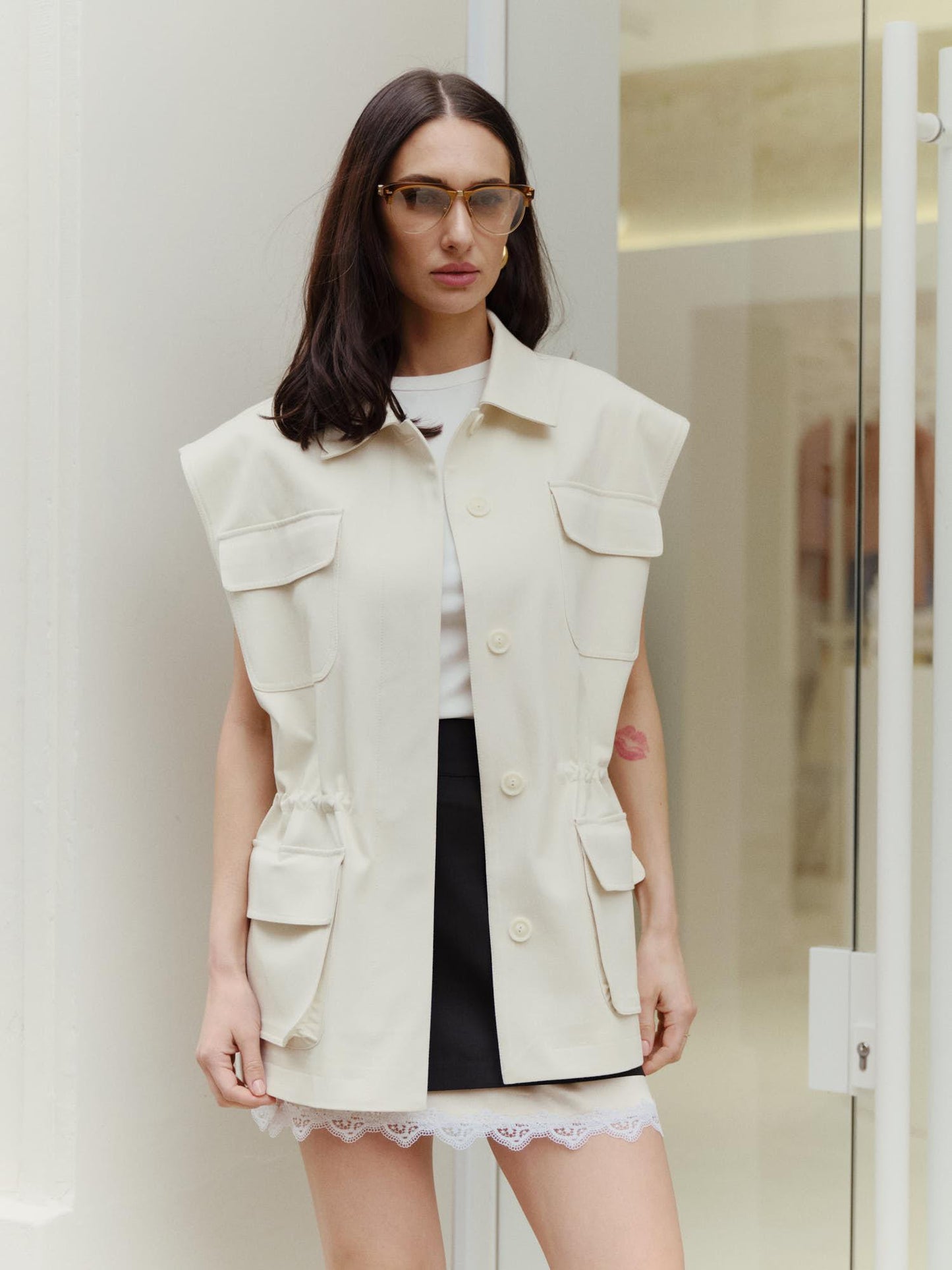 Urban sleeveless jacket in milk cotton