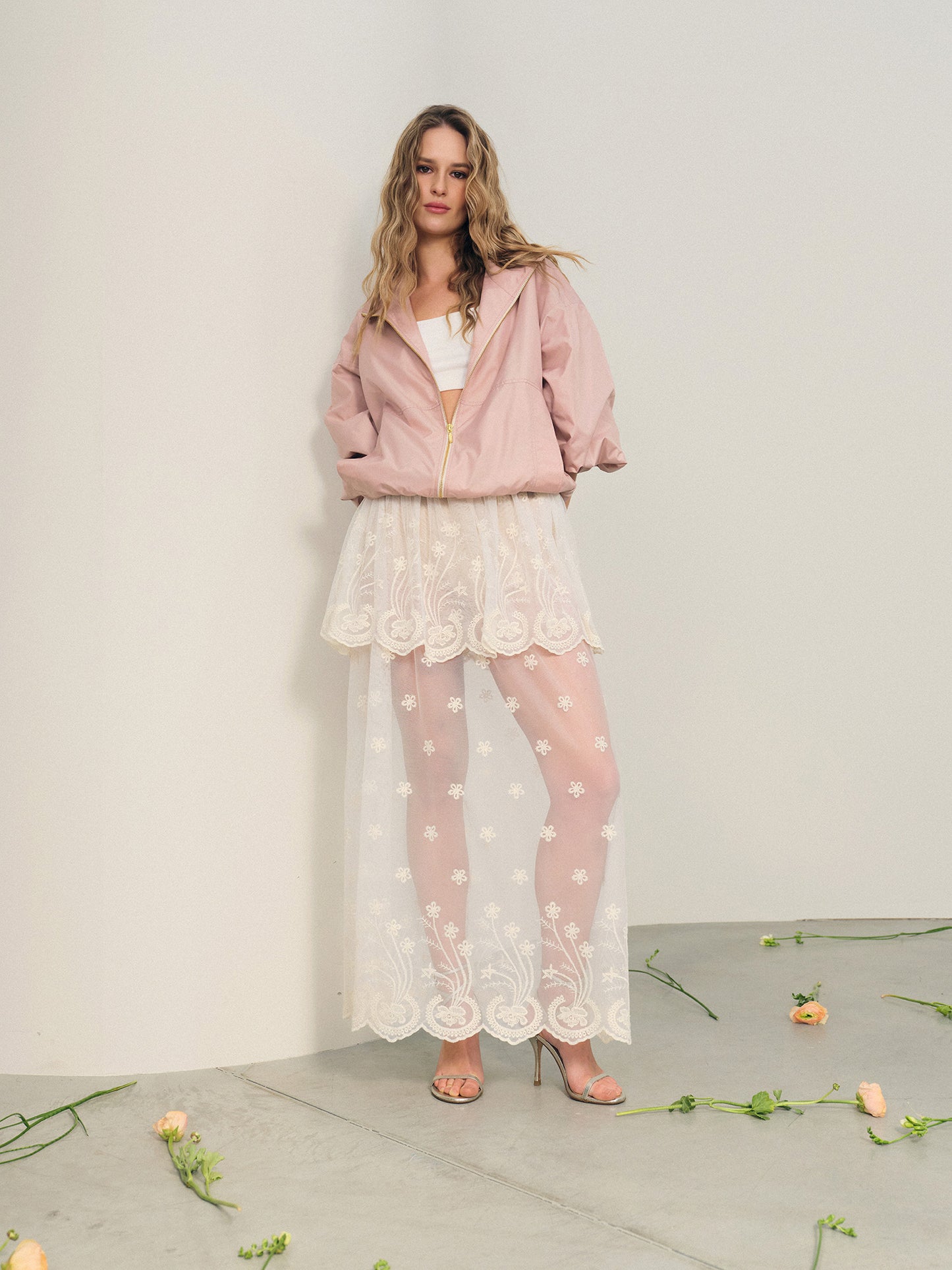 Lace overlay maxi skirt with fitted undershorts