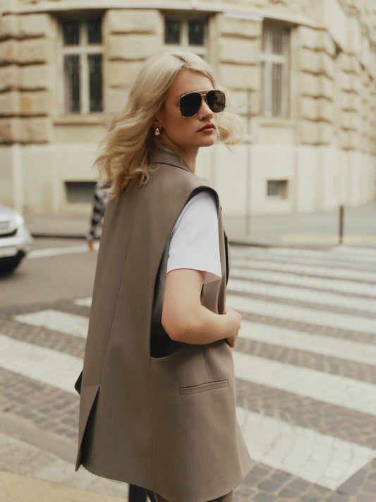 Accent cut-out sleeveless jacket and pants in light olive virgin wool