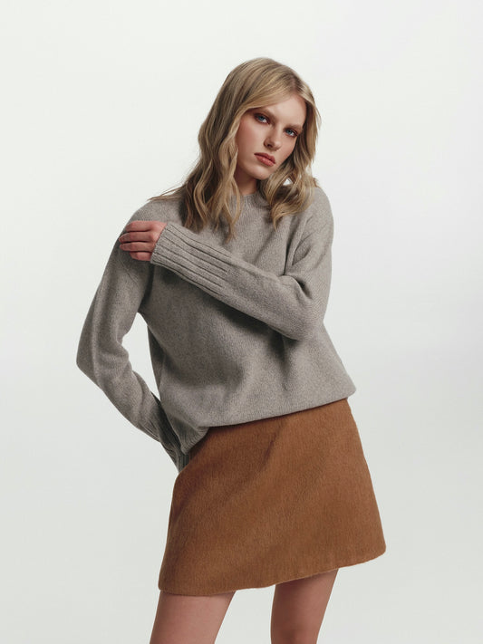 Soft knit cashmere pullover in clear grey
