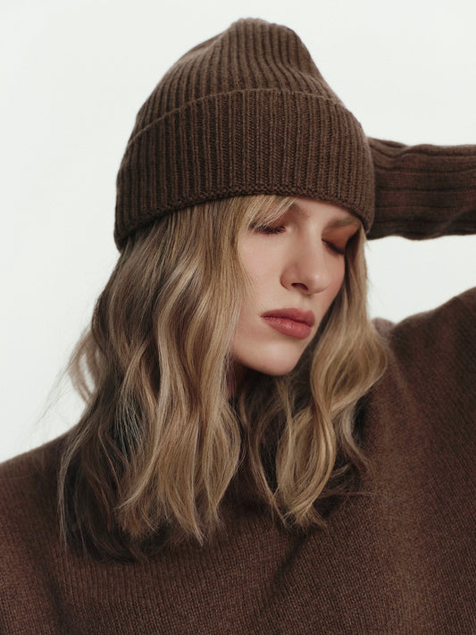 Cashmere beanie hat in tobacco