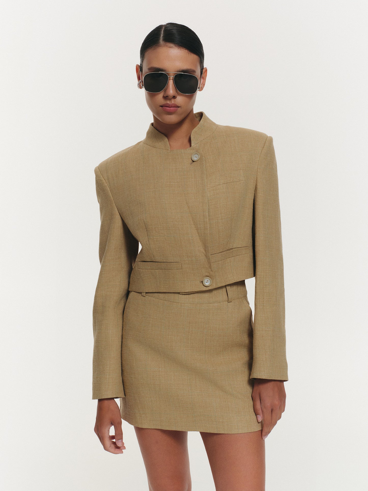Two-piece lightweight suit in linen silk blend
