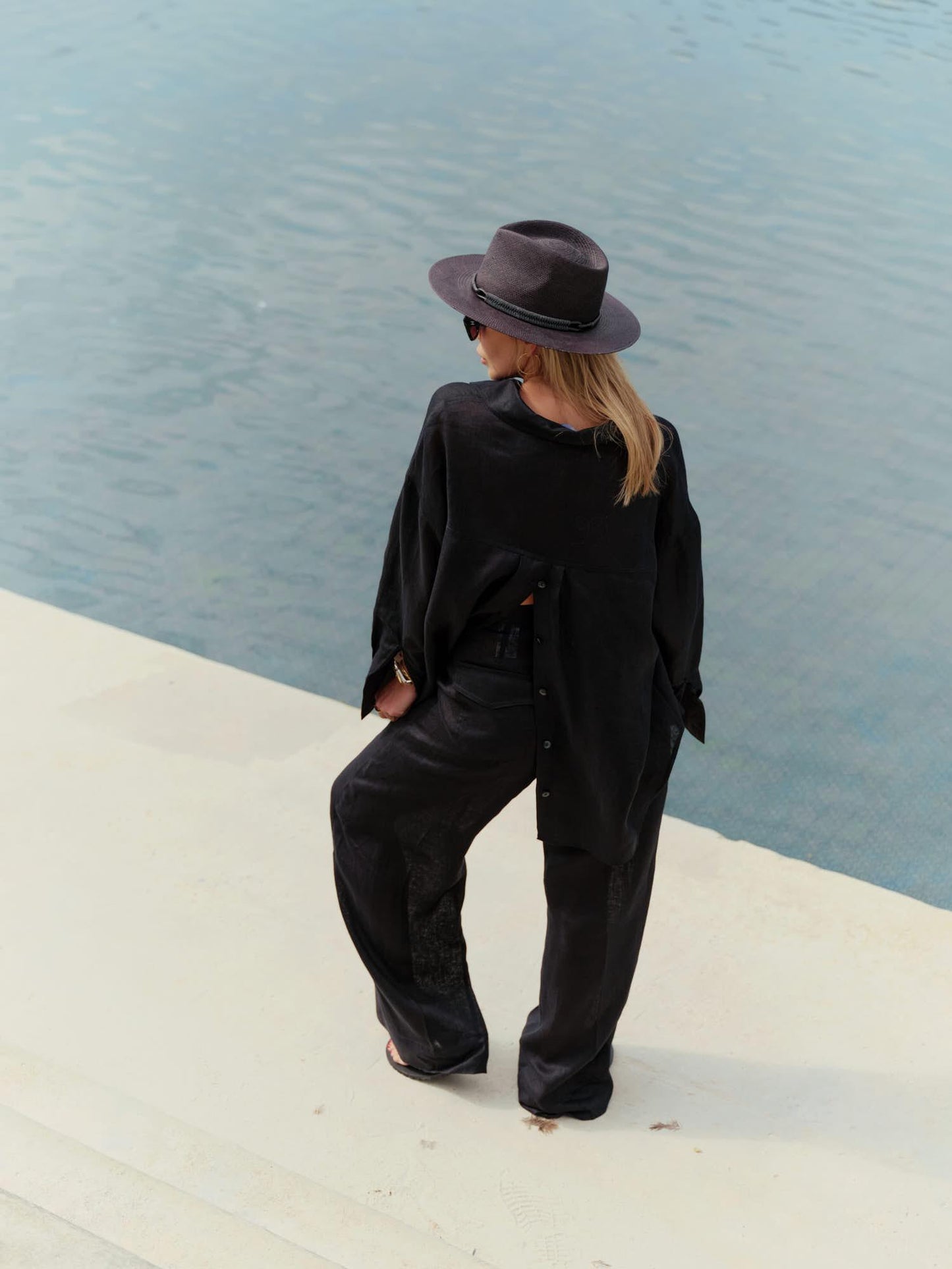 Two-piece set with oversized shirt and Alex palazzo in black linen