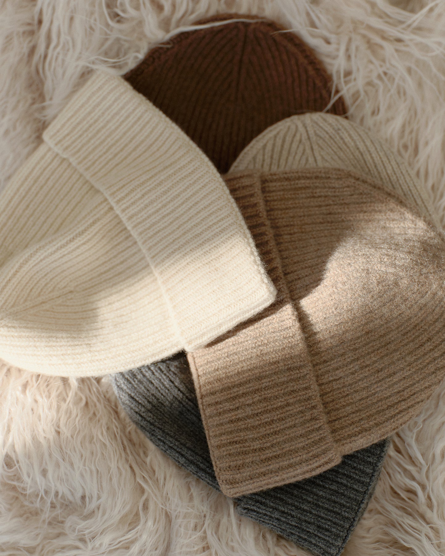 Beanie hat in cappuccino color cashmere