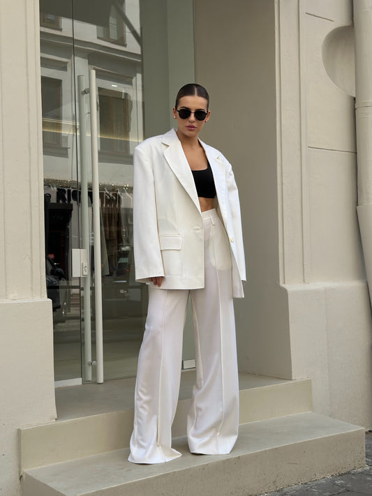 Two-piece contemporary suit with Alex palazzo in fine virgin wool