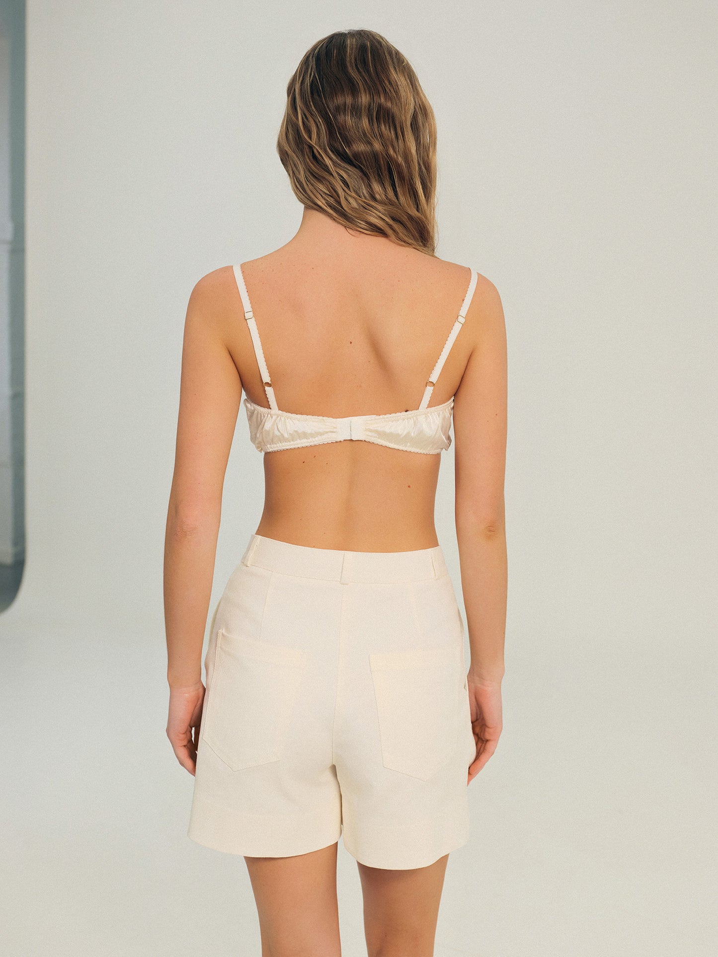 Regular fit shorts in milk denim